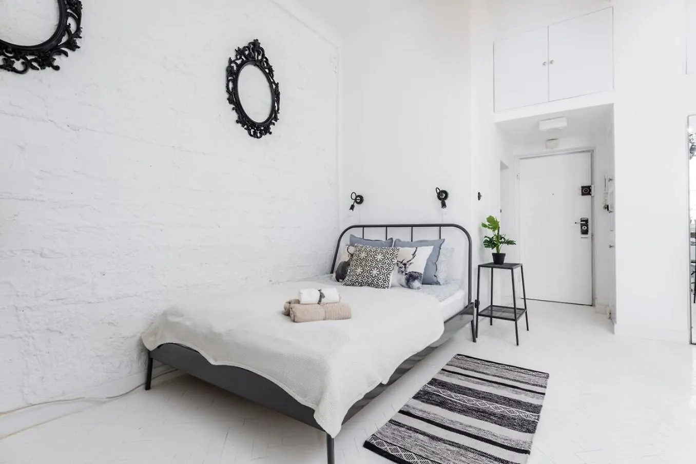Honeydew Apartment City Center Варшава 0*,