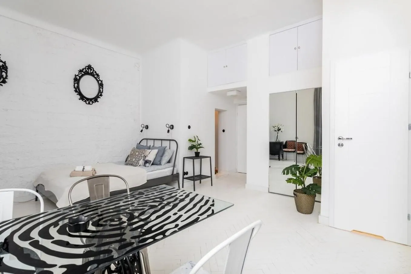 Honeydew Apartment City Center Варшава